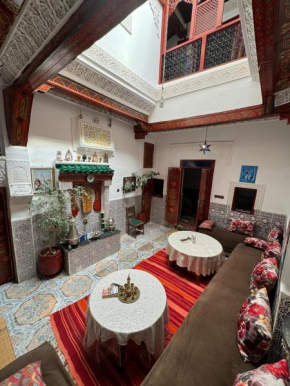 Dar Enouiina
